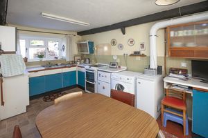 Kitchen Diner- click for photo gallery